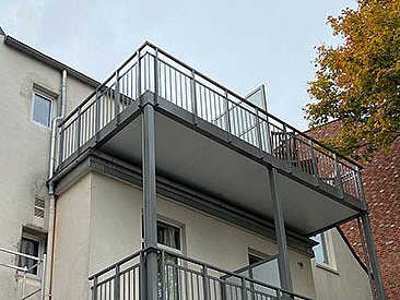 Balkonbauer mit Sonderkonstruktion in Kiel - 04