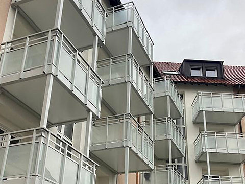 Balkone mit Glasgeländer in Stuttgart - 02