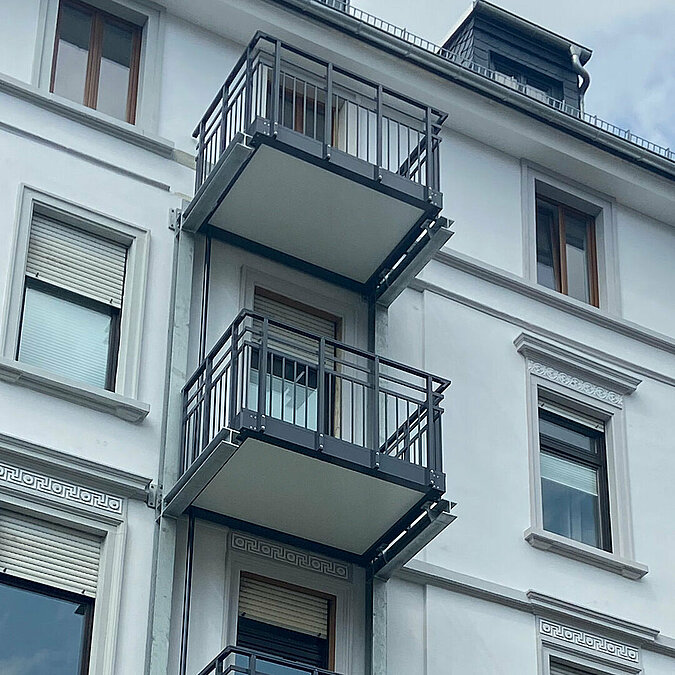 Balkonbau in Frankfurt - Balkone ohne Stützen - 03